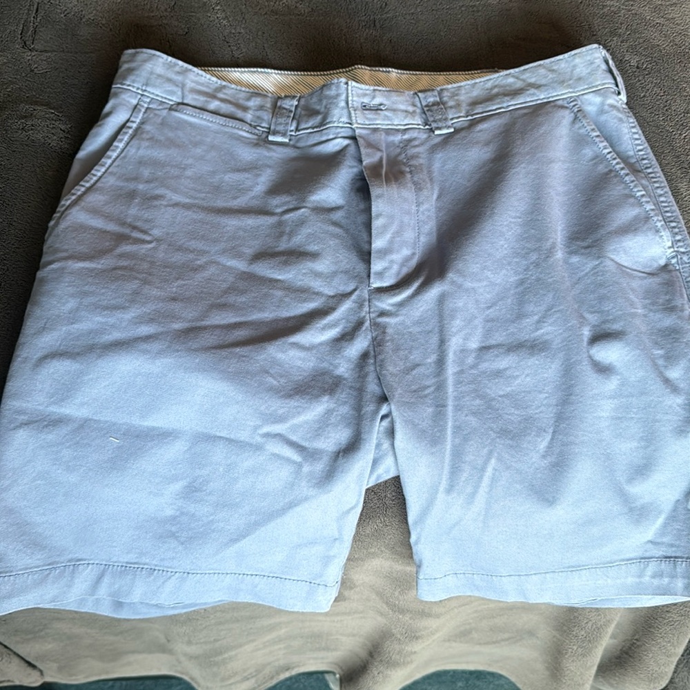Cremieux men’s flat front blue shorts - 7”
